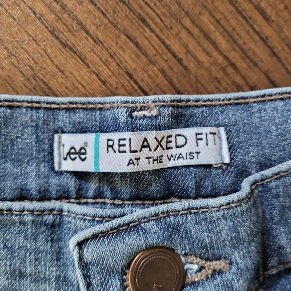 Bundle/Lot Lee Relaxed Fit At The Waist Medium Wash Jeans Size Women's 12 Short - Picture 11 of 12